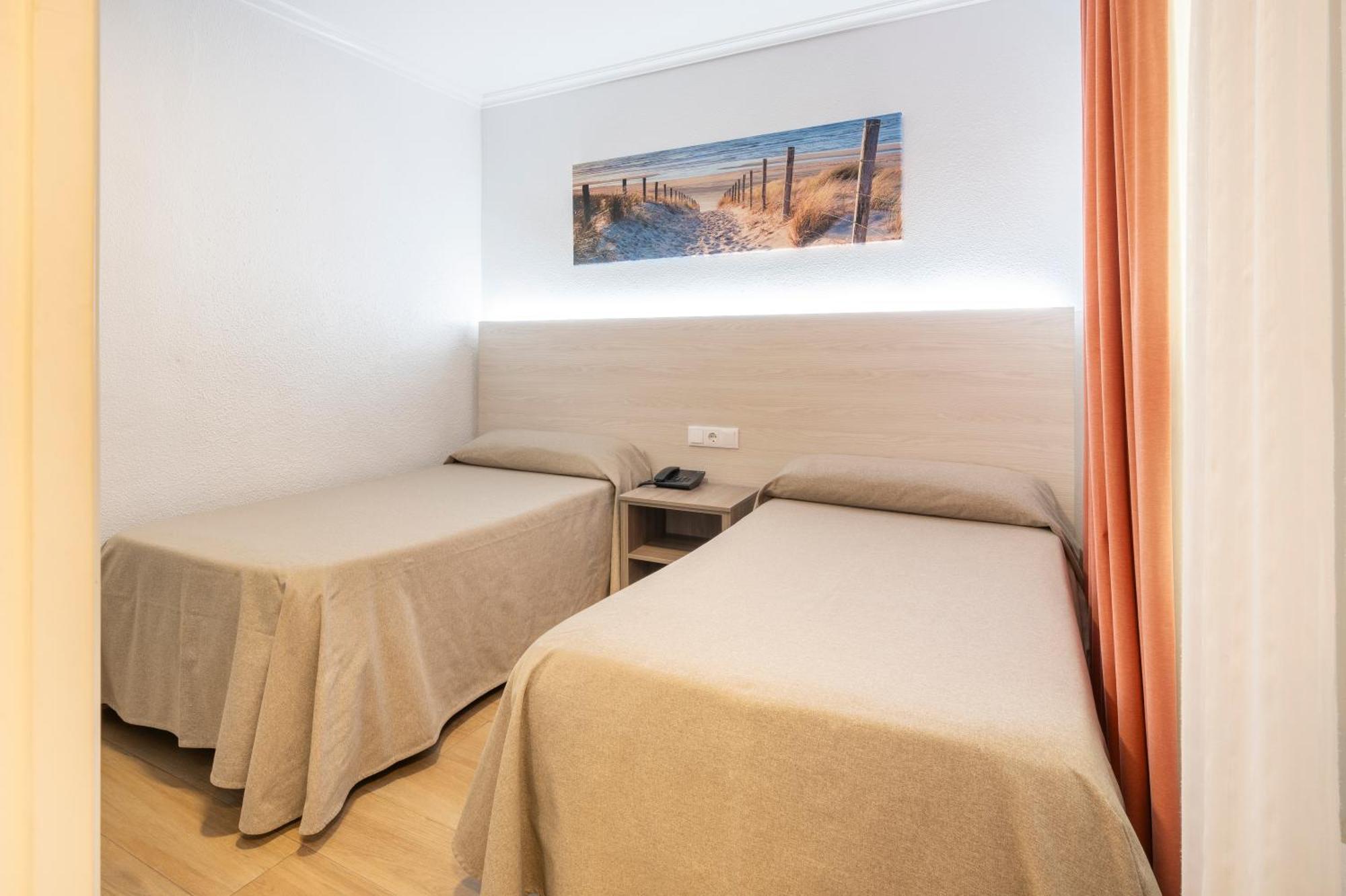 Hostal Pensimar El Altet Luaran gambar