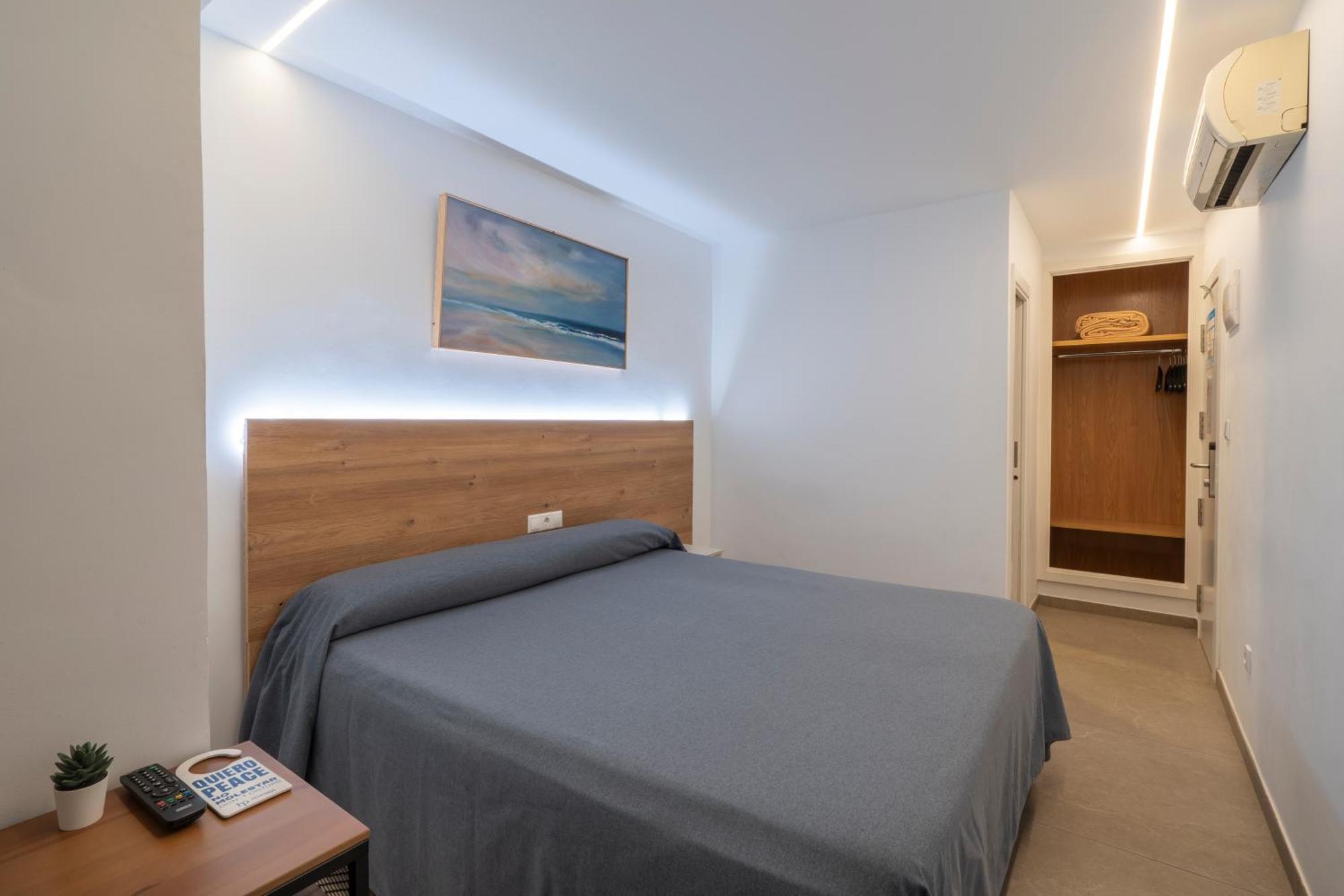 Hostal Pensimar El Altet Luaran gambar