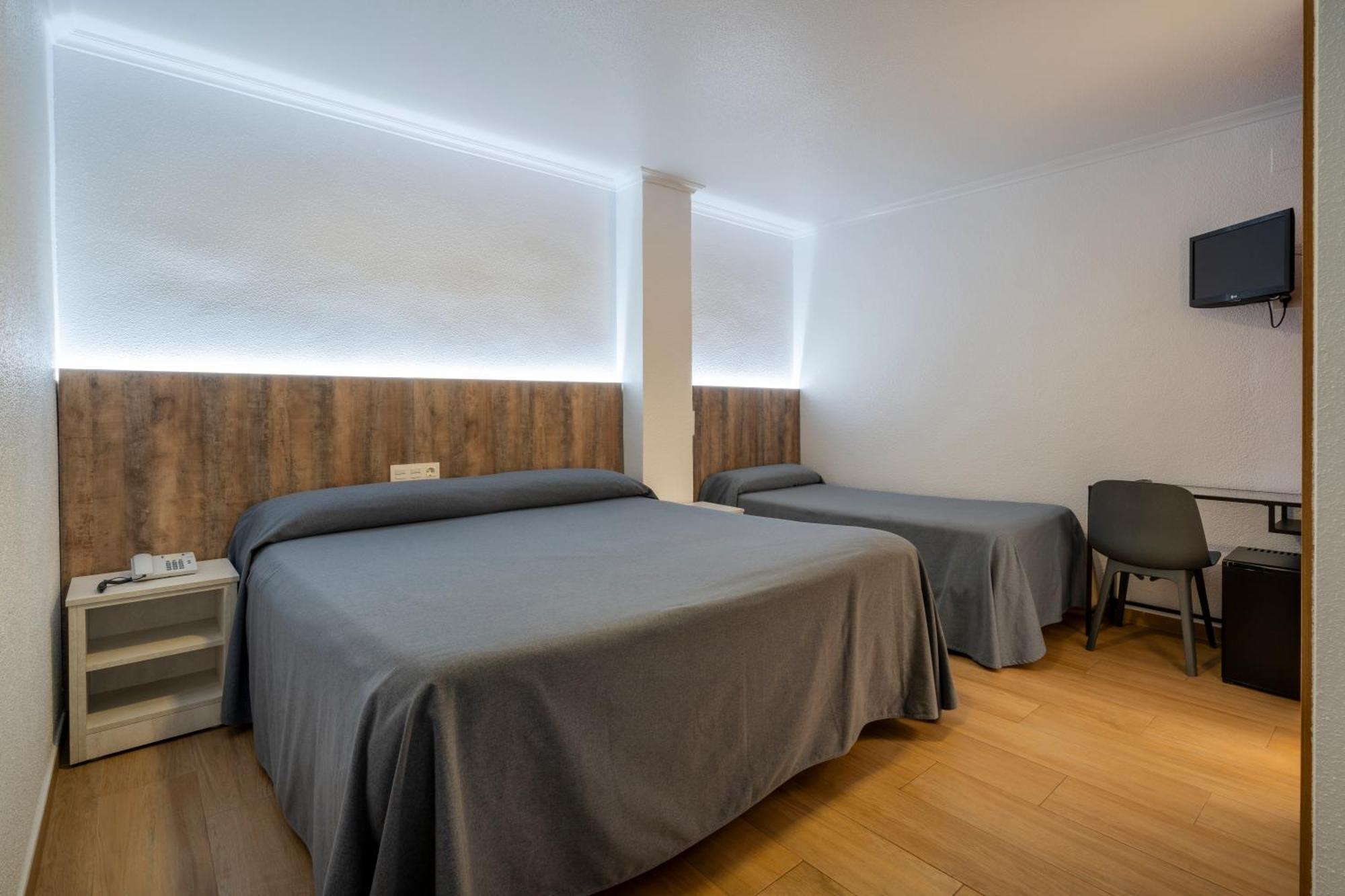 Hostal Pensimar El Altet Luaran gambar