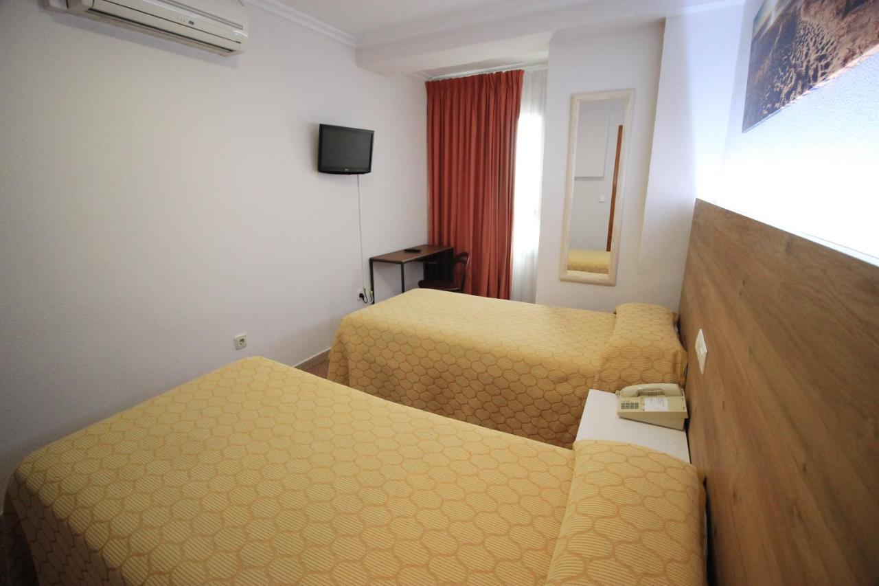 Hostal Pensimar El Altet Luaran gambar