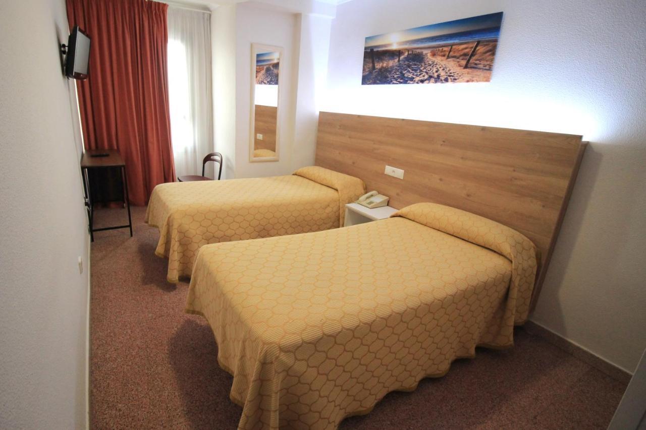 Hostal Pensimar El Altet Luaran gambar