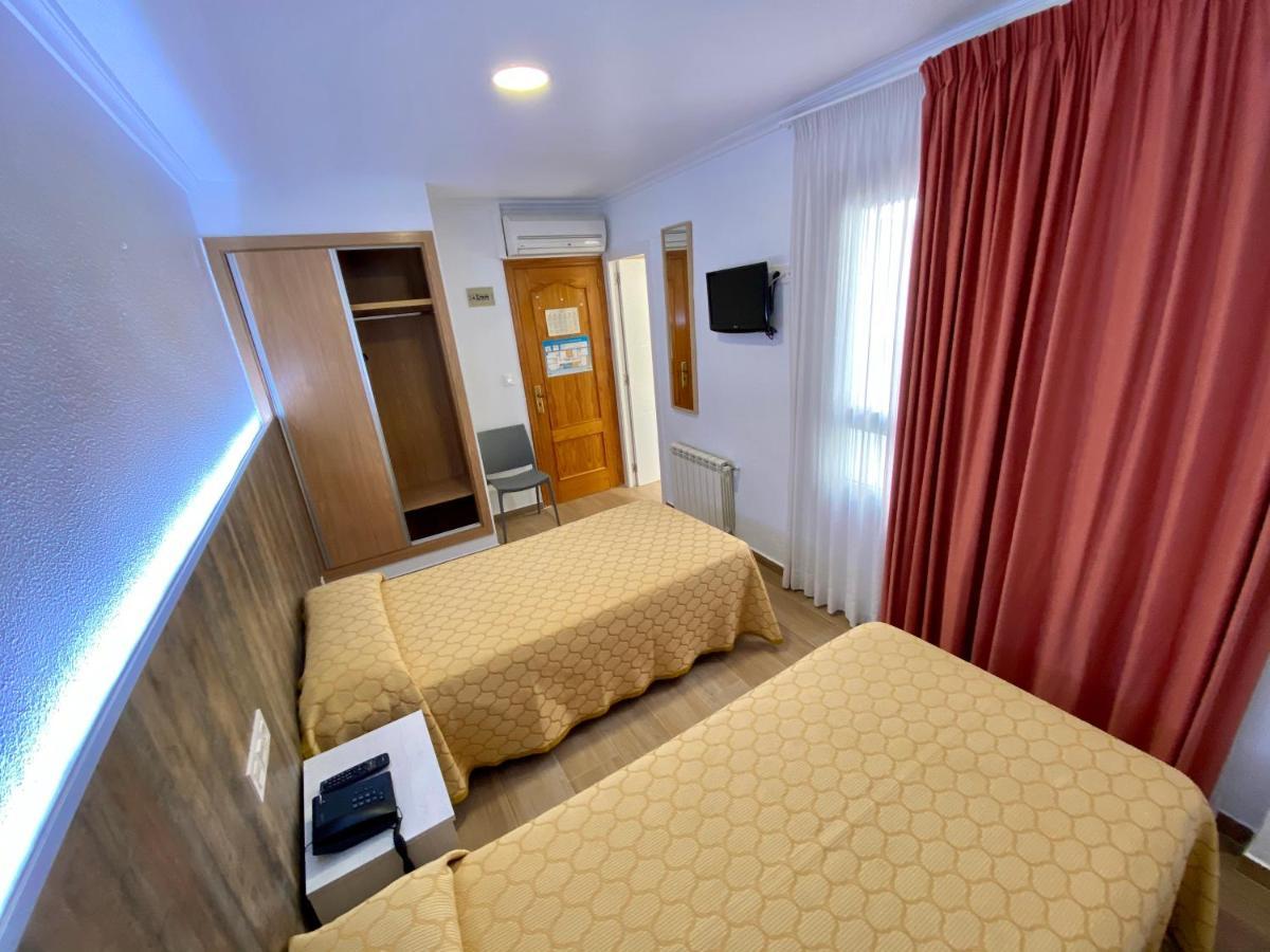 Hostal Pensimar El Altet Luaran gambar