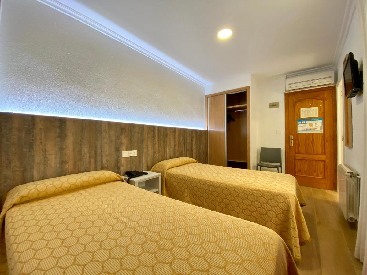 Hostal Pensimar El Altet Luaran gambar