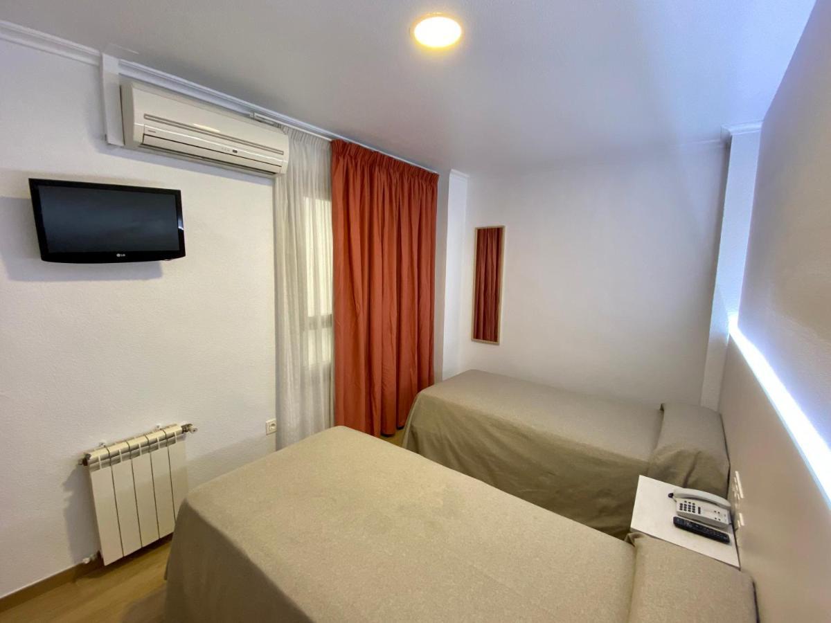 Hostal Pensimar El Altet Luaran gambar